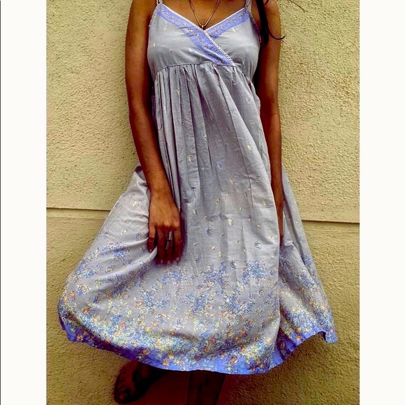 Floral print dress.
